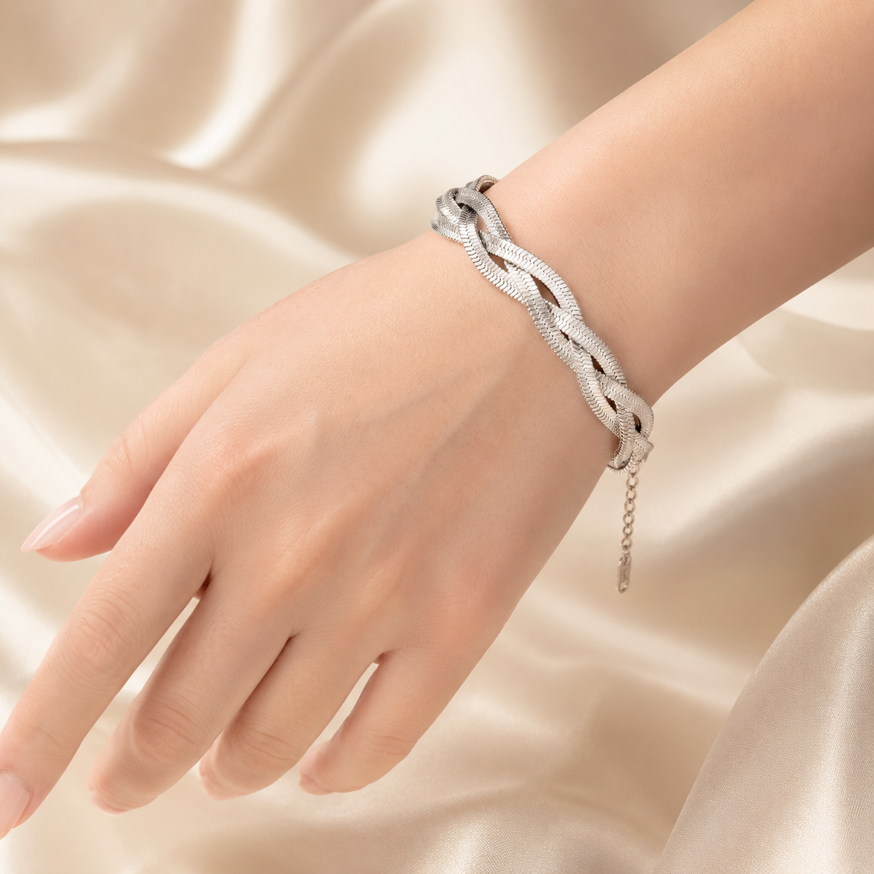 「XINXINIO」編み込み シルバーブレスレット 手元を華やかに彩る 軽やか、上品、華やか、毎日使える、ギフトにもおすすめ